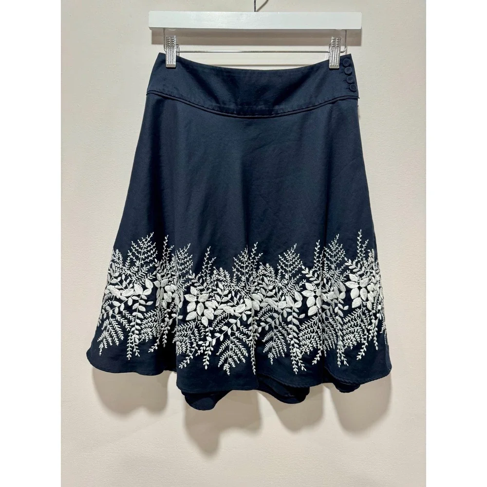 Ann Taylor Petites Navy Blue Floral Embroidered A-Line Skirt Size 2P